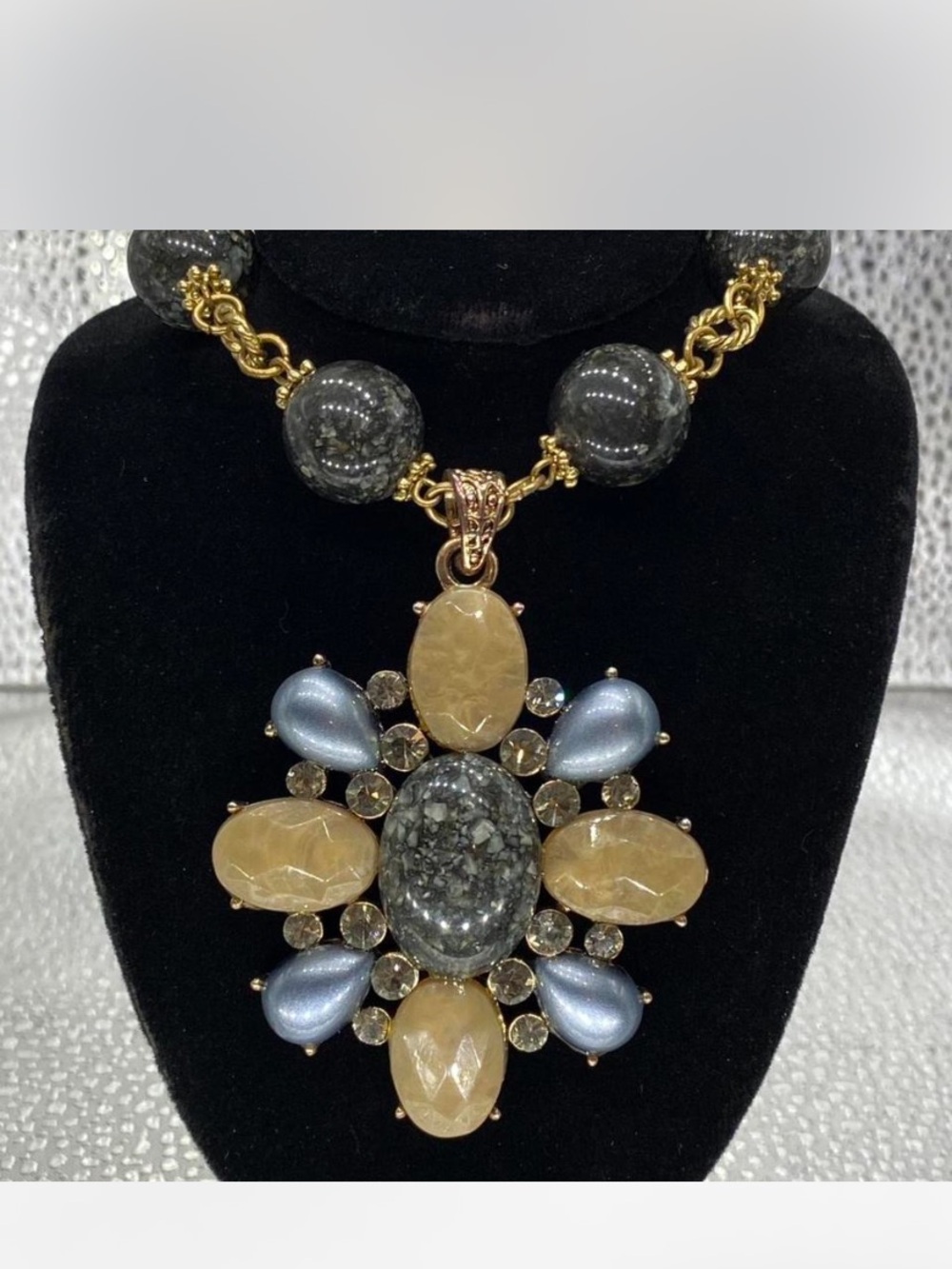 Bonus !!! 👀  Pics :O) *** Multistone Pendant Necklace - Gold, Gray, Blue, Crème